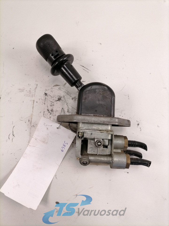 MAN Handbrake control lever 9617231180 - Универсальная запчасть для Грузовиков: фото 2 MAN Handbrake control lever 9617231180 - Универсальная запчасть для Грузовиков: фото 2
