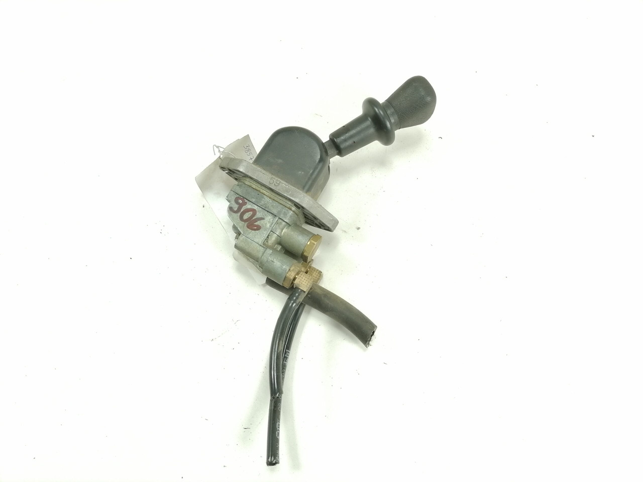 MAN Handbrake control lever - - Универсальная запчасть для Грузовиков: фото 1 MAN Handbrake control lever - - Универсальная запчасть для Грузовиков: фото 1