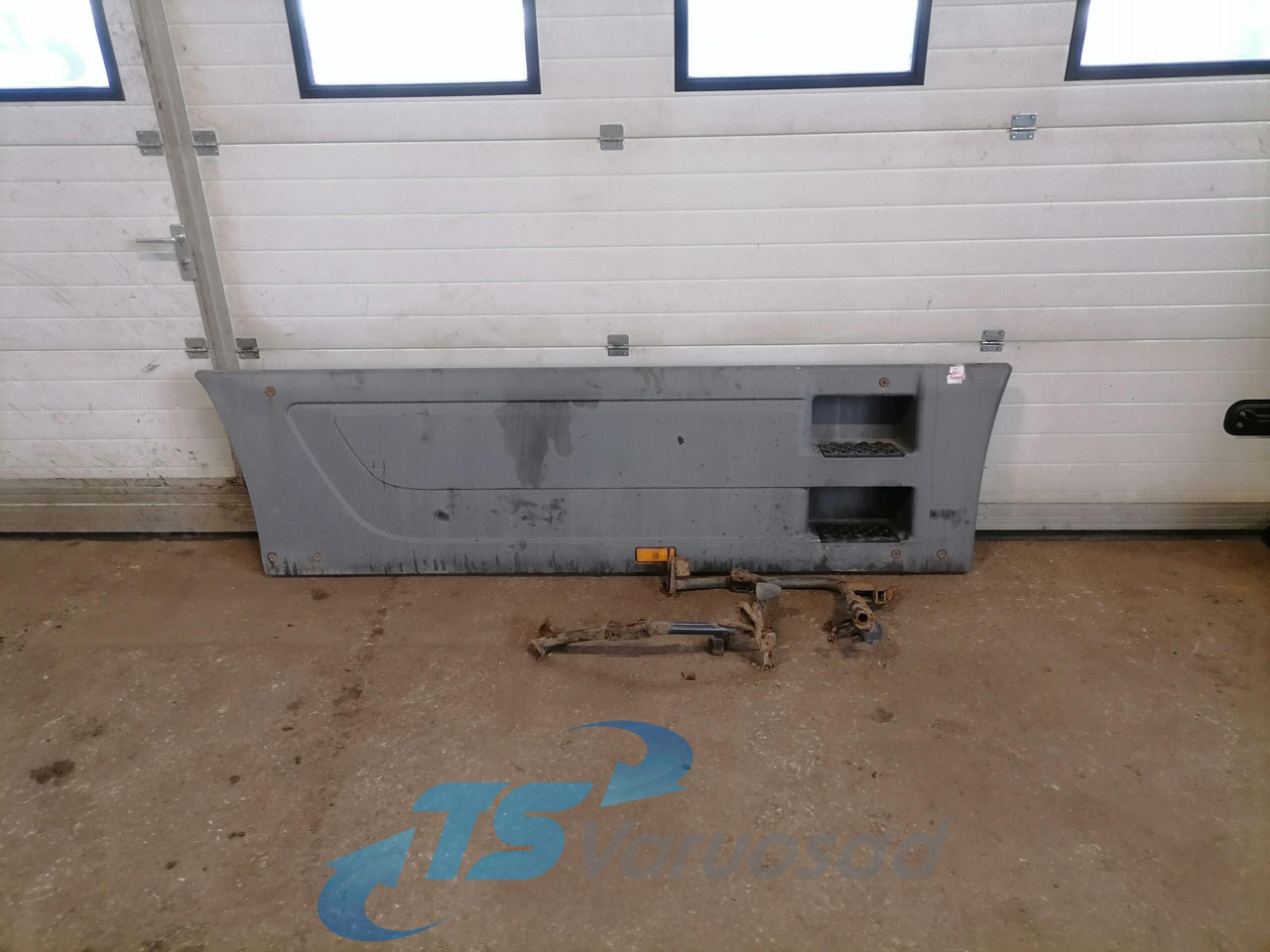 Mercedes-Benz Air deflector A9425201922 - Аэродинамика/ Спойлеры для Грузовиков: фото 1 Mercedes-Benz Air deflector A9425201922 - Аэродинамика/ Спойлеры для Грузовиков: фото 1