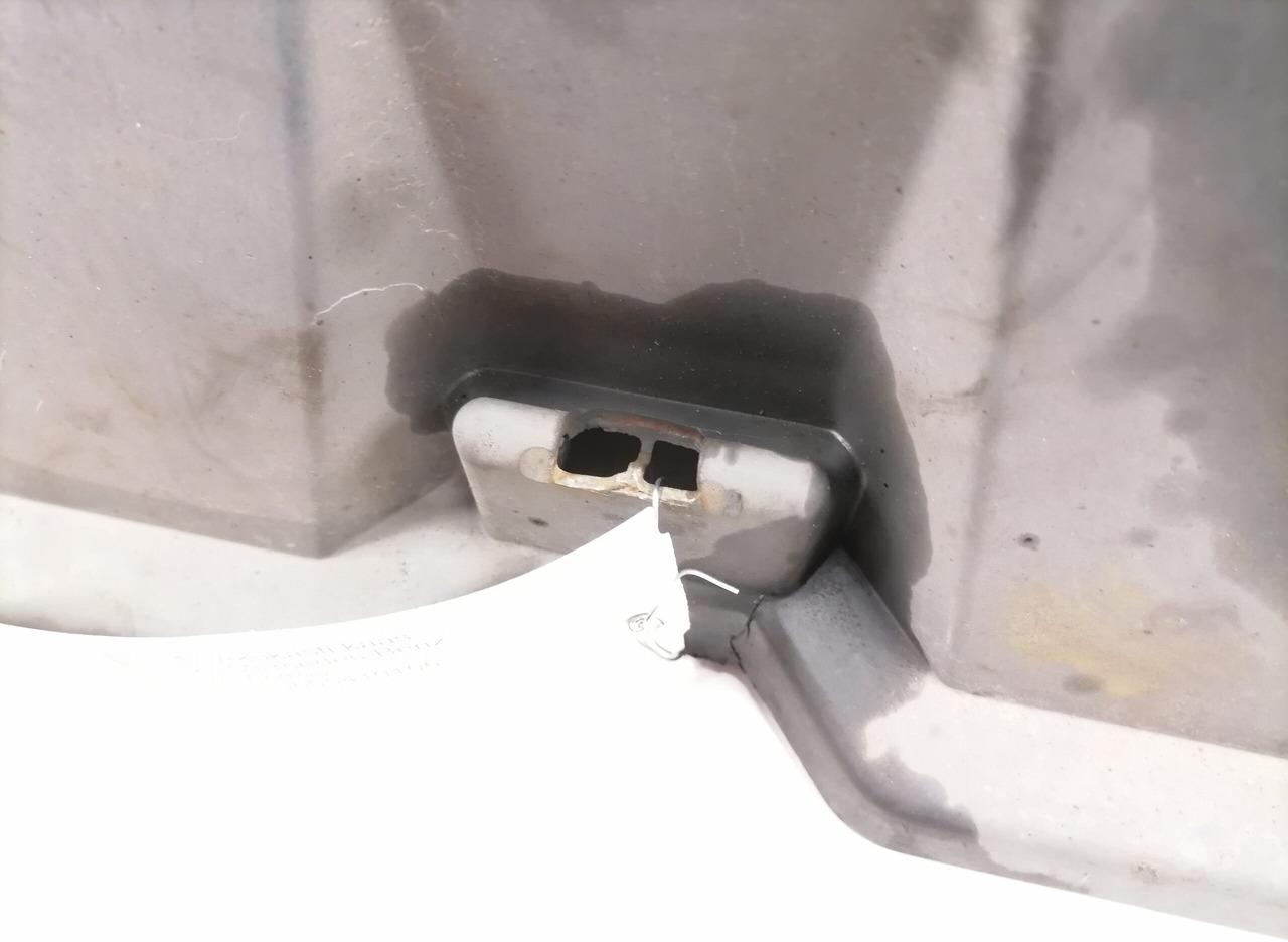 Mercedes-Benz Battery cover A9605410105 - Аккумулятор для Грузовиков: фото 3 Mercedes-Benz Battery cover A9605410105 - Аккумулятор для Грузовиков: фото 3