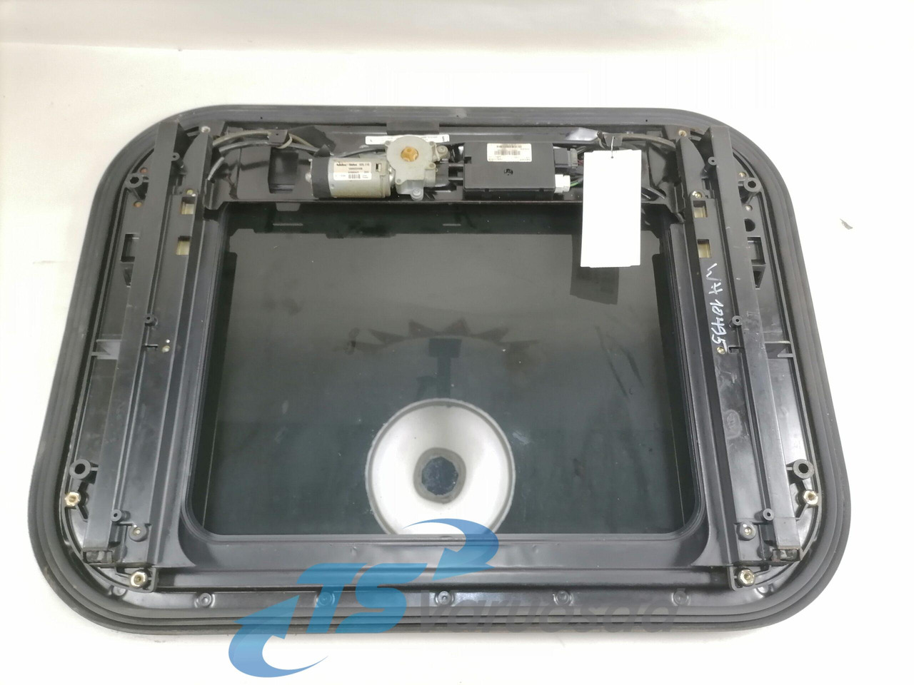 Mercedes-Benz Katuseluuk A9438300342 - Универсальная запчасть для Грузовиков: фото 2 Mercedes-Benz Katuseluuk A9438300342 - Универсальная запчасть для Грузовиков: фото 2