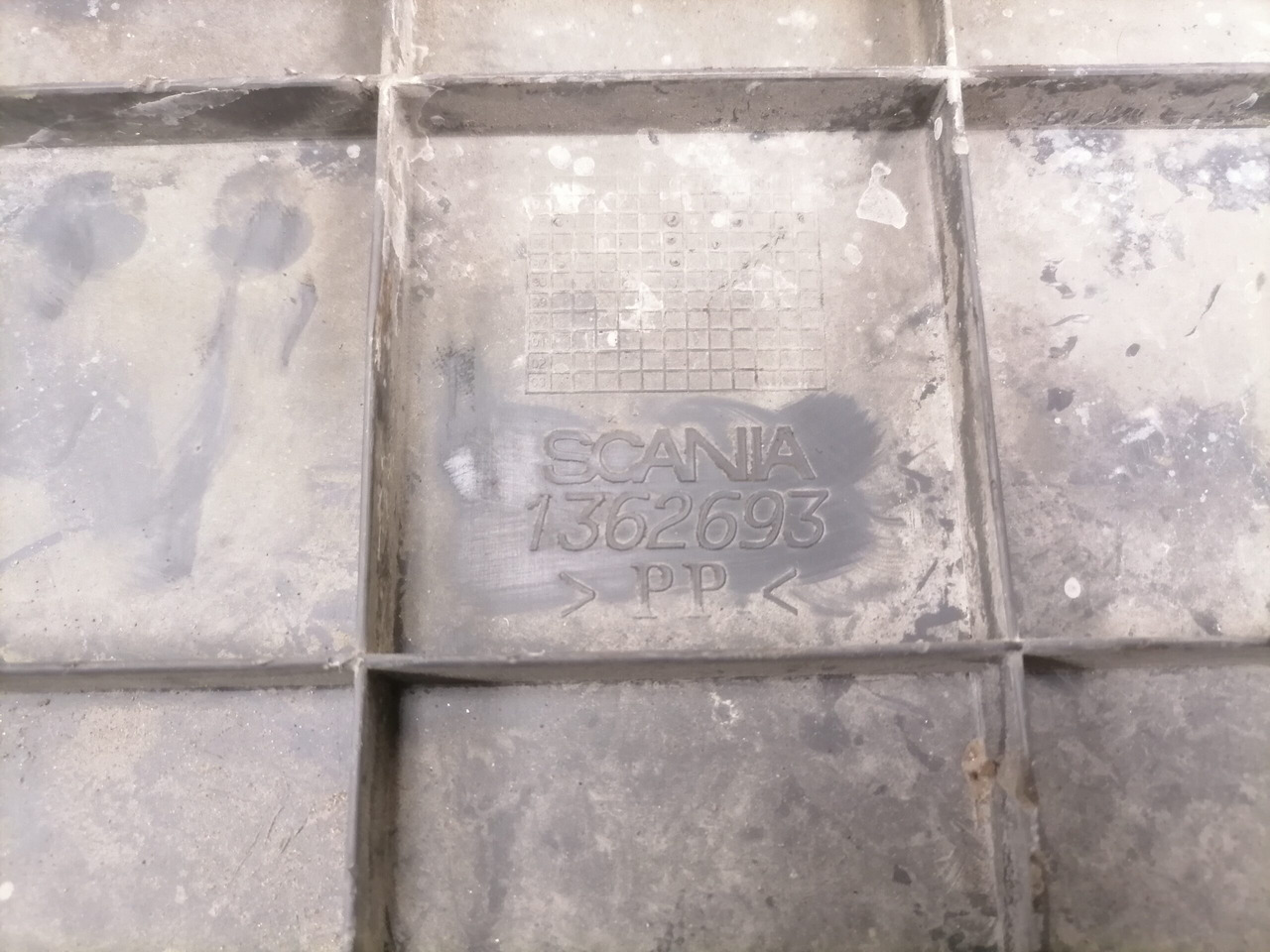 Scania Battery cover 1362693 - Аккумулятор для Грузовиков: фото 4 Scania Battery cover 1362693 - Аккумулятор для Грузовиков: фото 4