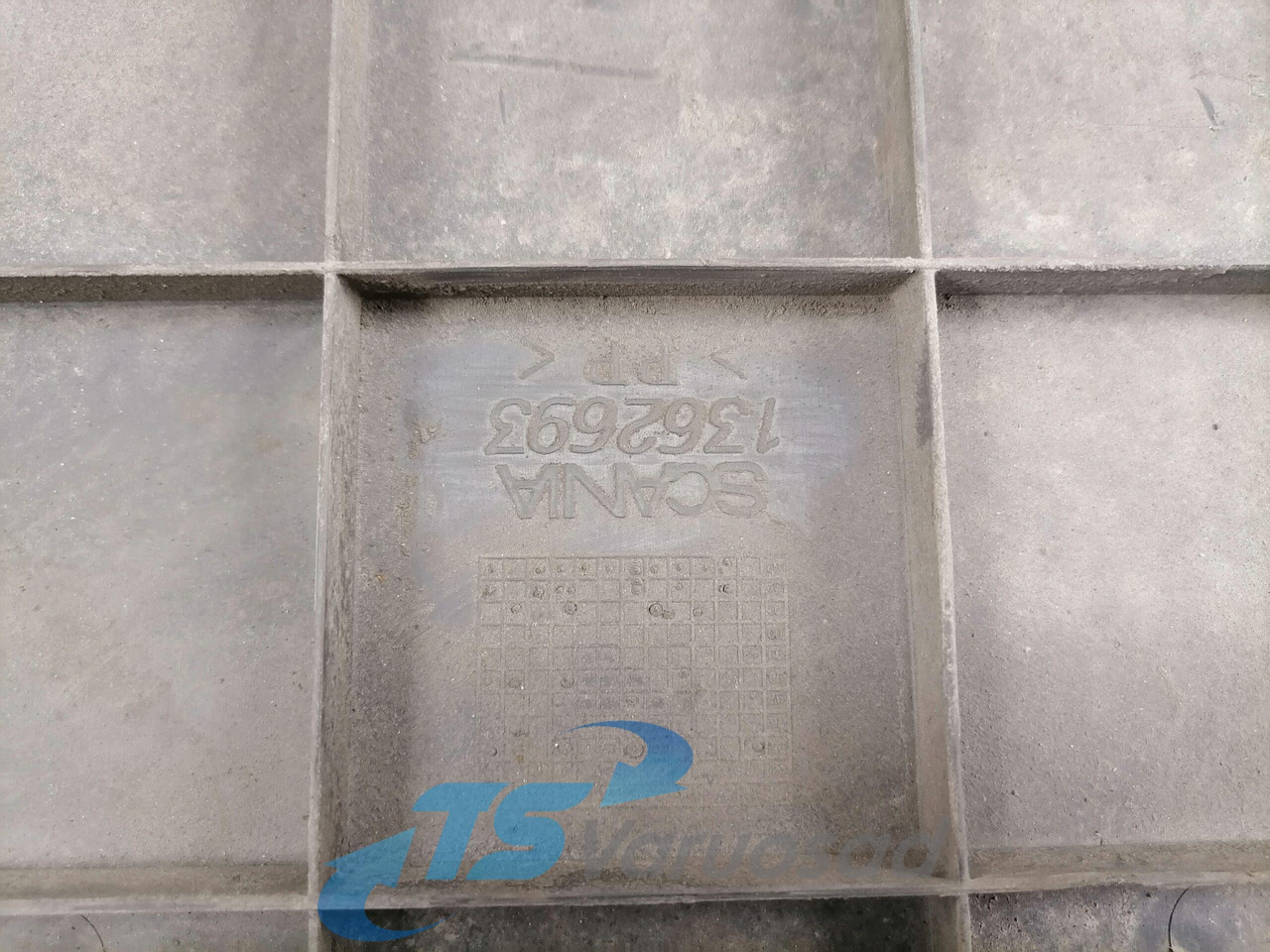 Scania Battery cover 1362693 - Аккумулятор для Грузовиков: фото 3 Scania Battery cover 1362693 - Аккумулятор для Грузовиков: фото 3