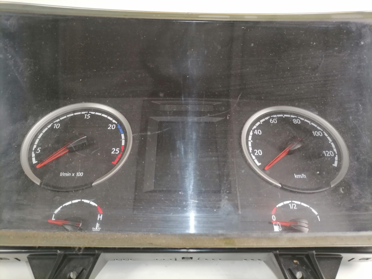 Scania Dashboard 1946411 - Приборная панель для Грузовиков: фото 2 Scania Dashboard 1946411 - Приборная панель для Грузовиков: фото 2