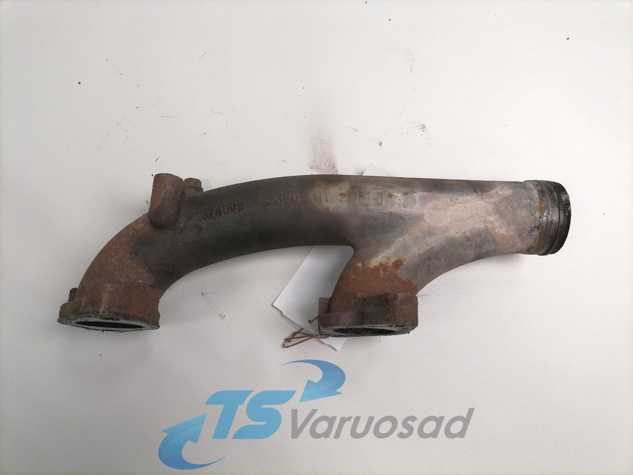 Scania Exhaust mainfold 1374099 - Выпускной коллектор для Грузовиков: фото 1 Scania Exhaust mainfold 1374099 - Выпускной коллектор для Грузовиков: фото 1