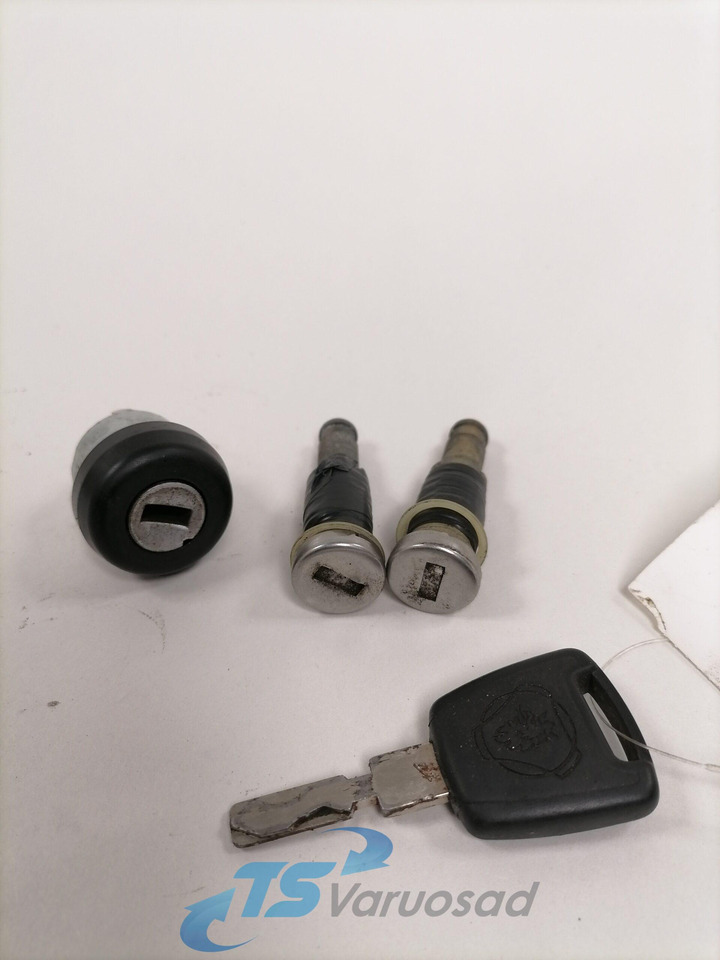 Scania Ignition lock + door lock set 1744065 - Дверь и запчасти для Грузовиков: фото 1 Scania Ignition lock + door lock set 1744065 - Дверь и запчасти для Грузовиков: фото 1