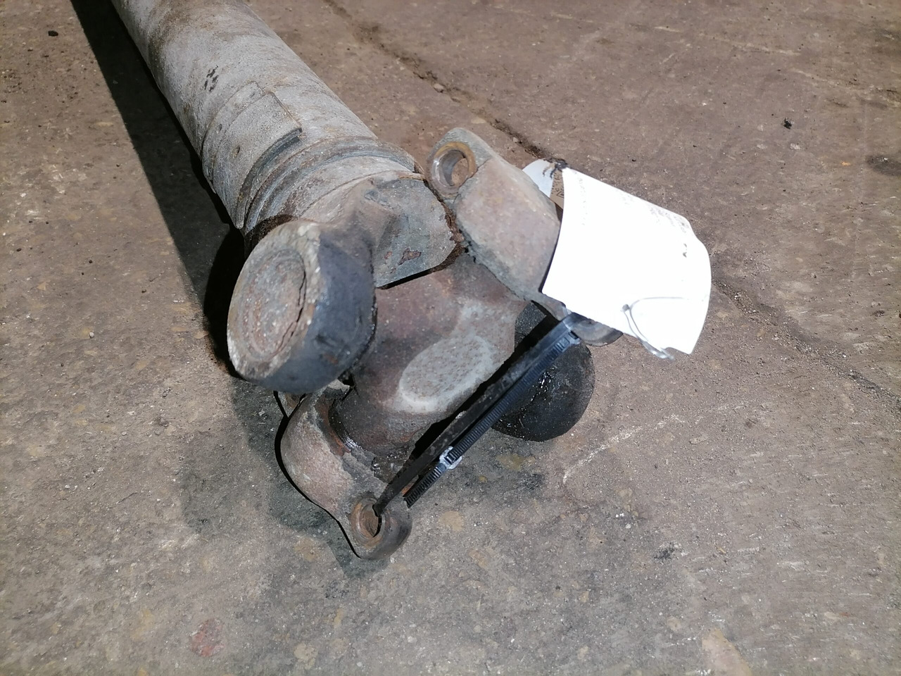 Scania Propeller shaft 1758279 - Карданный вал для Грузовиков: фото 2 Scania Propeller shaft 1758279 - Карданный вал для Грузовиков: фото 2