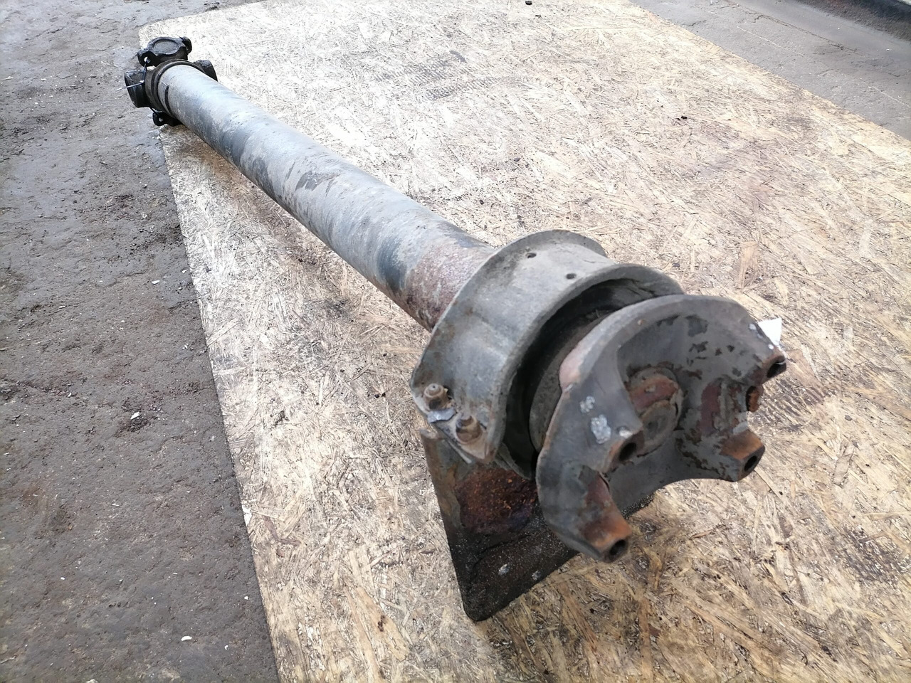 Scania Propeller shaft 1758402 - Карданный вал для Грузовиков: фото 2 Scania Propeller shaft 1758402 - Карданный вал для Грузовиков: фото 2