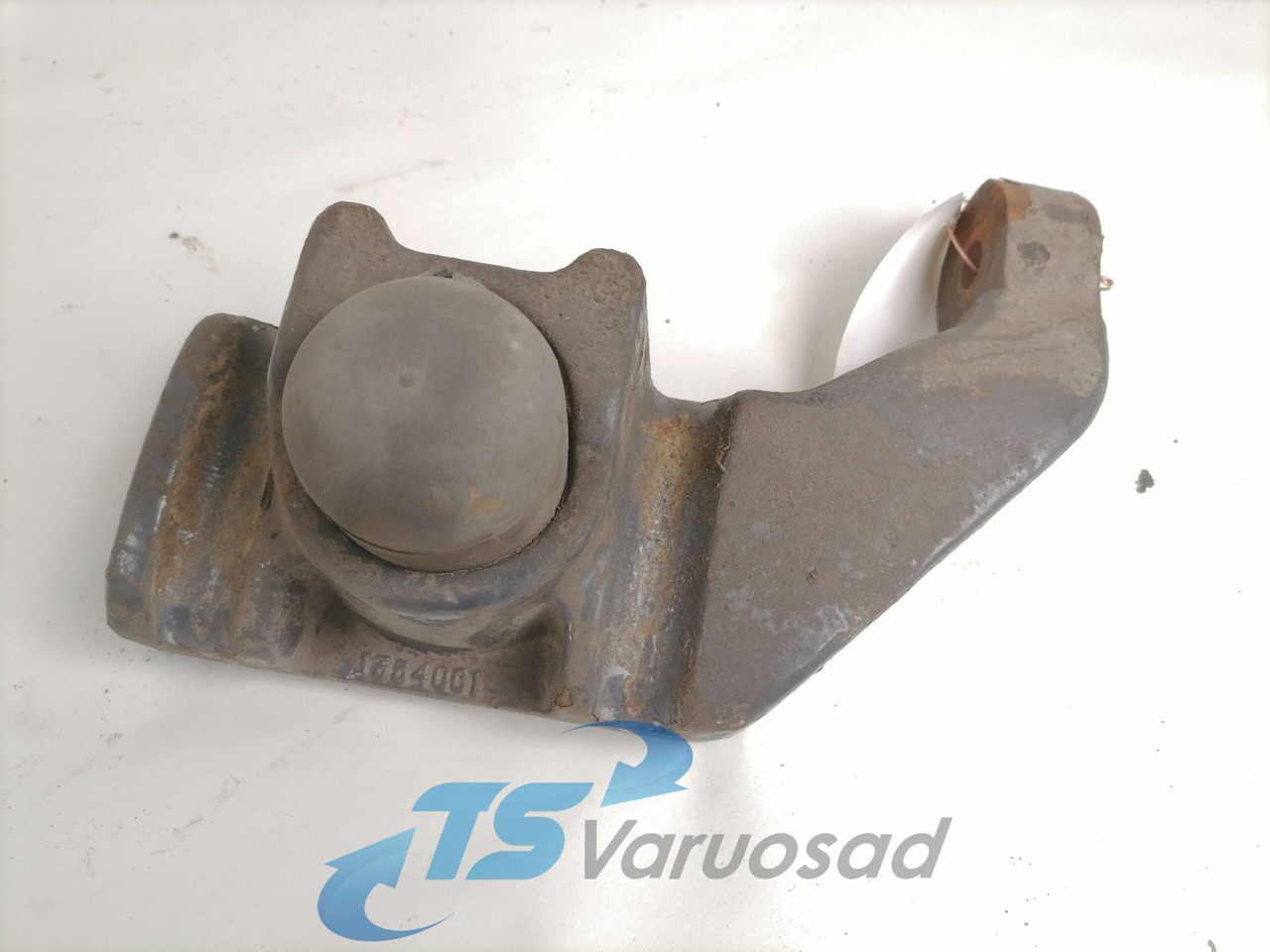 Scania Shock absorber mounting 1354061 - Подвеска для Грузовиков: фото 1 Scania Shock absorber mounting 1354061 - Подвеска для Грузовиков: фото 1