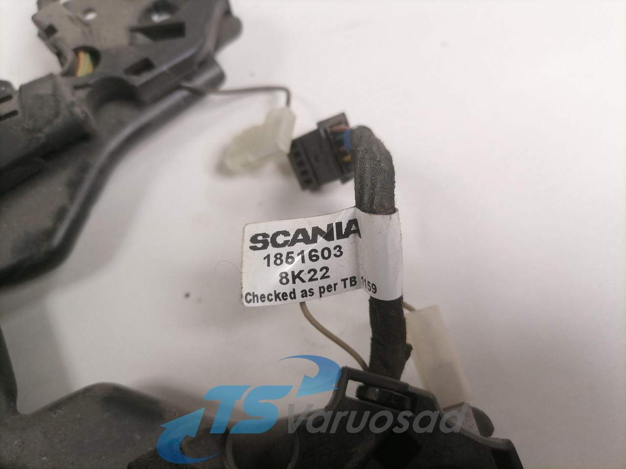 Scania Steering wheel cable 1851603 - Рулевое управление для Грузовиков: фото 2 Scania Steering wheel cable 1851603 - Рулевое управление для Грузовиков: фото 2