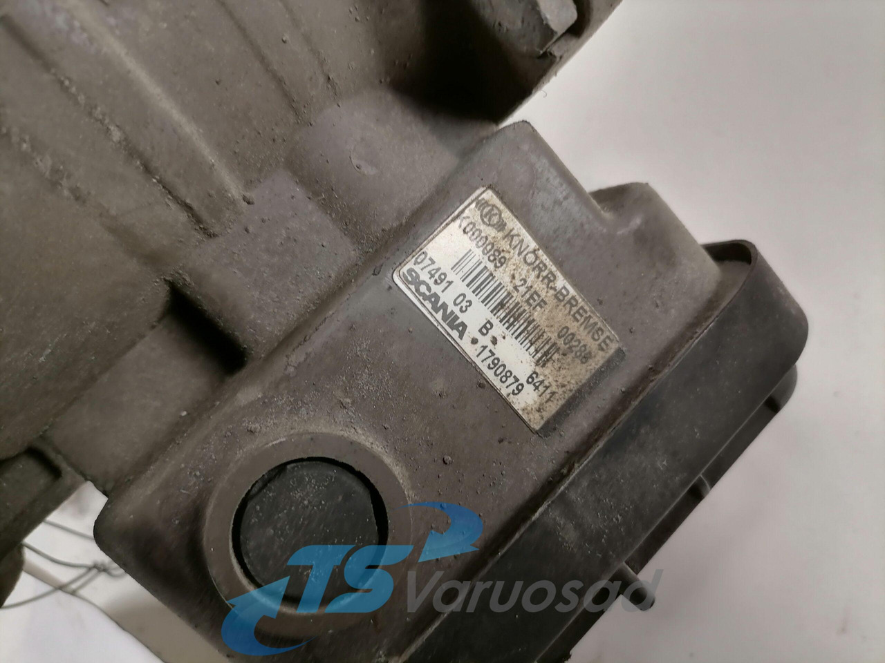 Scania Trailer brake pressure control 1790879 - Тормозной клапан для Грузовиков: фото 3 Scania Trailer brake pressure control 1790879 - Тормозной клапан для Грузовиков: фото 3