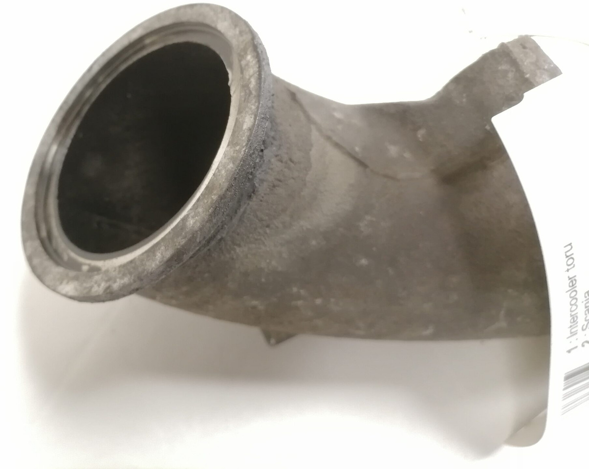 Scania intercooler pipe 1813102 - Интеркулер для Грузовиков: фото 3 Scania intercooler pipe 1813102 - Интеркулер для Грузовиков: фото 3