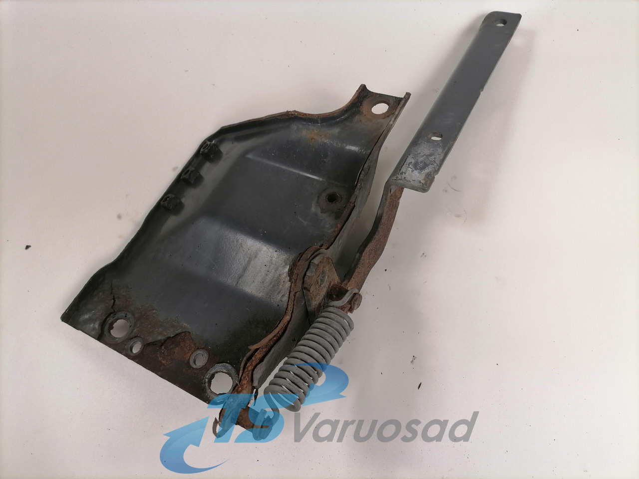 Scania lower grille carrier hinge 1742265 - Решётка радиатора для Грузовиков: фото 4 Scania lower grille carrier hinge 1742265 - Решётка радиатора для Грузовиков: фото 4