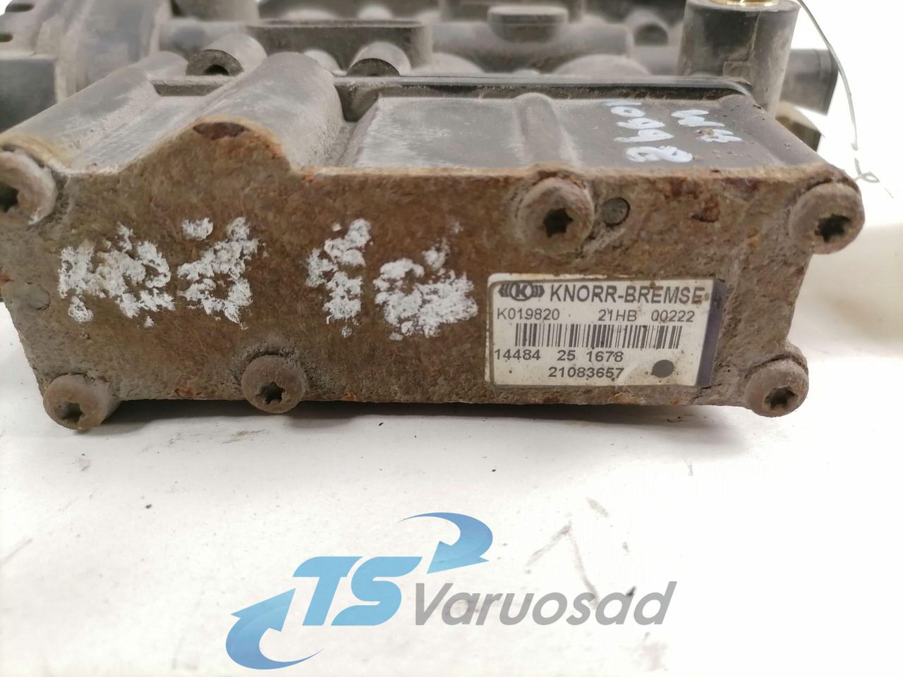 Volvo Air suspension control valve, ECAS 21083657 - Тормозной клапан для Грузовиков: фото 4 Volvo Air suspension control valve, ECAS 21083657 - Тормозной клапан для Грузовиков: фото 4