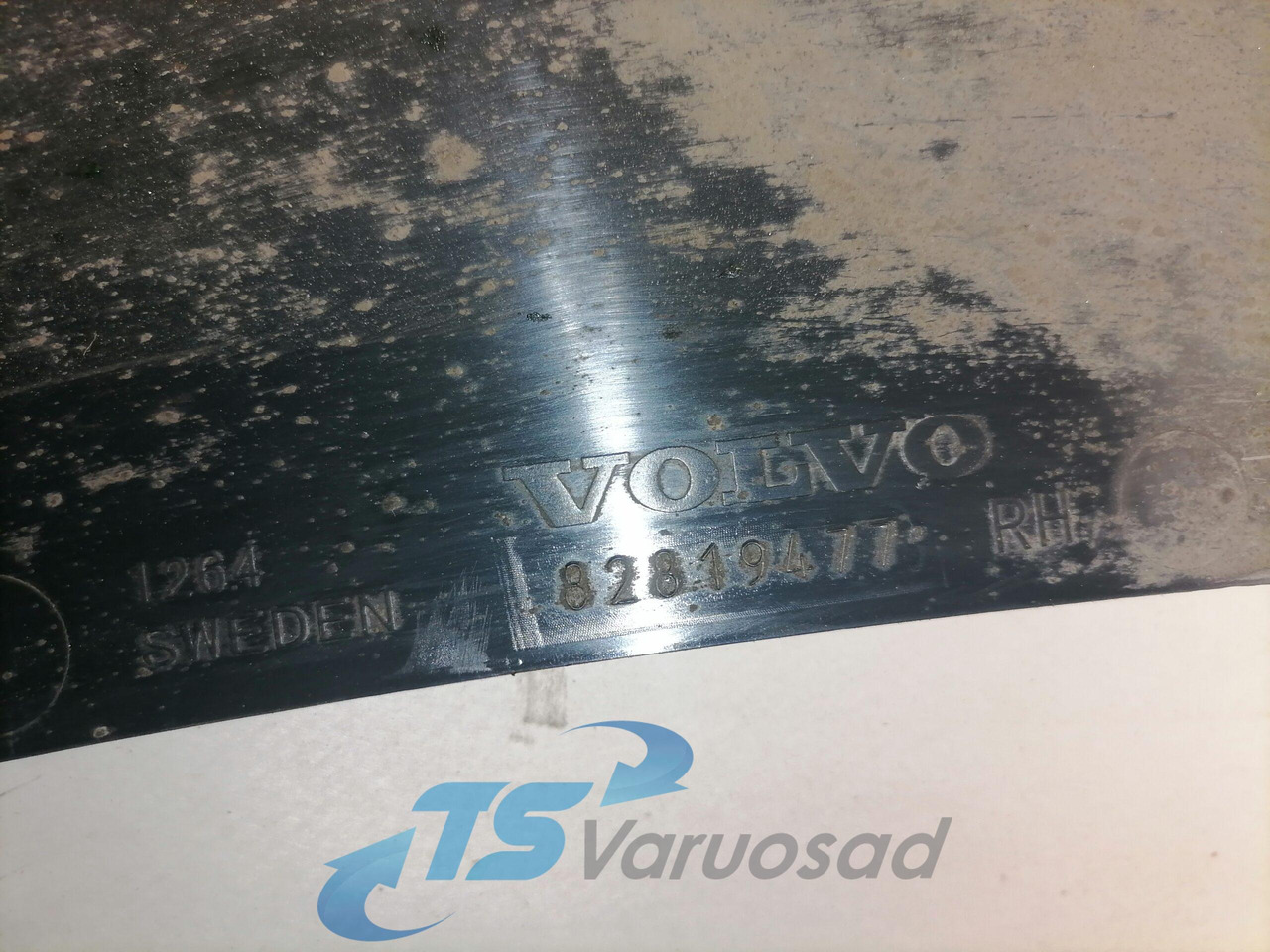 Volvo Astmelaua plastik 82819477 - Боковая подножка для Грузовиков: фото 3 Volvo Astmelaua plastik 82819477 - Боковая подножка для Грузовиков: фото 3