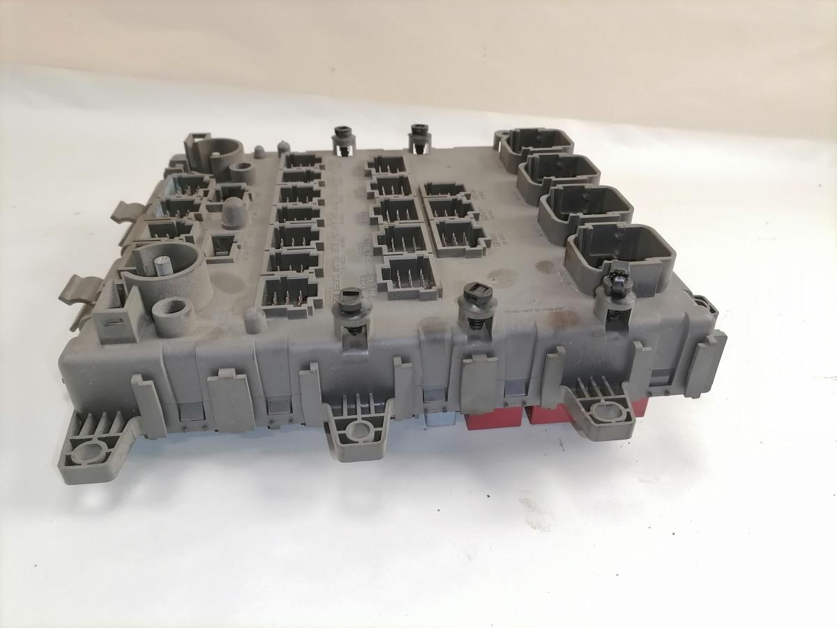 Volvo Central electric unit 5010590677 - Предохранитель для Грузовиков: фото 3 Volvo Central electric unit 5010590677 - Предохранитель для Грузовиков: фото 3