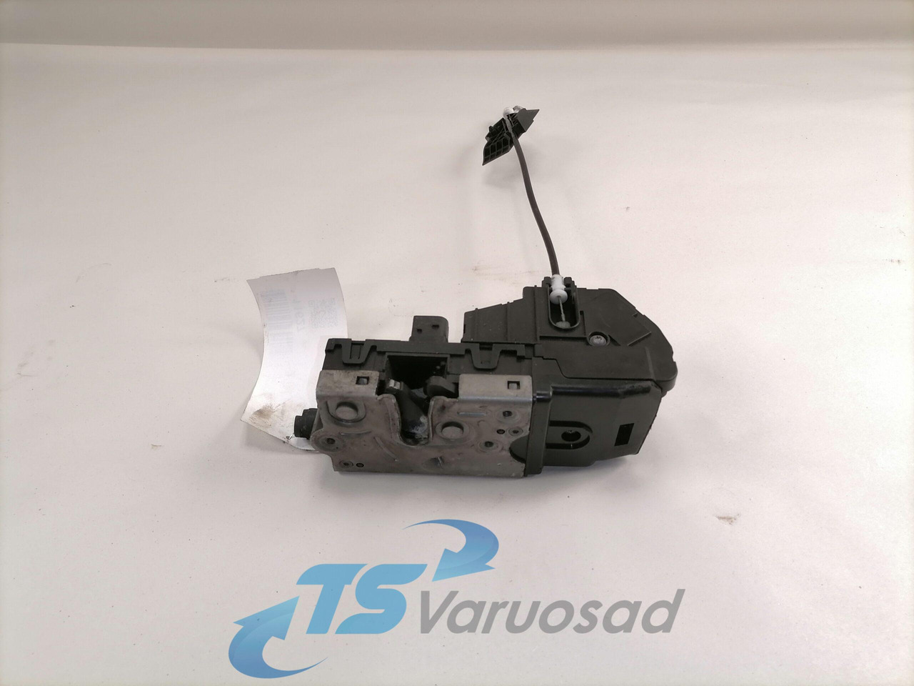 Volvo Door lock 84012032 - Дверь и запчасти для Грузовиков: фото 1 Volvo Door lock 84012032 - Дверь и запчасти для Грузовиков: фото 1