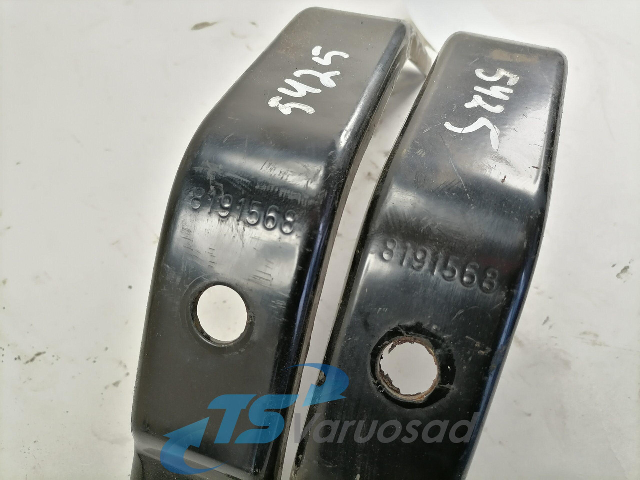 Volvo Kabiini tuulesuunaja kandur 8191568 - Аэродинамика/ Спойлеры для Грузовиков: фото 2 Volvo Kabiini tuulesuunaja kandur 8191568 - Аэродинамика/ Спойлеры для Грузовиков: фото 2