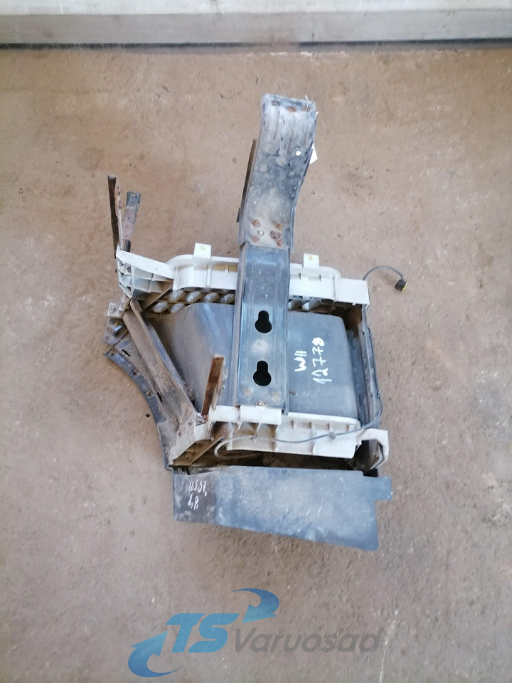 Volvo Komplektne astmelaud 82136982 - Боковая подножка для Грузовиков: фото 3 Volvo Komplektne astmelaud 82136982 - Боковая подножка для Грузовиков: фото 3