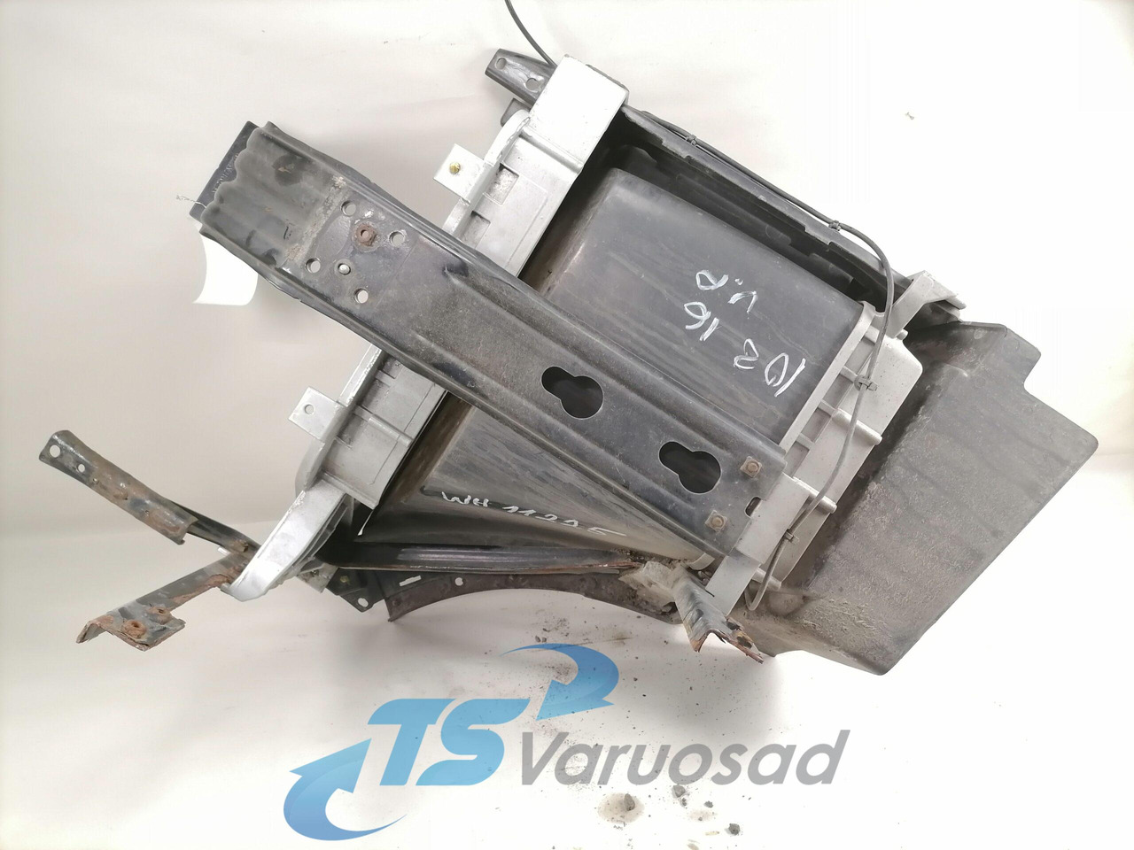 Volvo Komplektne astmelaud 82136982 - Боковая подножка для Грузовиков: фото 3 Volvo Komplektne astmelaud 82136982 - Боковая подножка для Грузовиков: фото 3