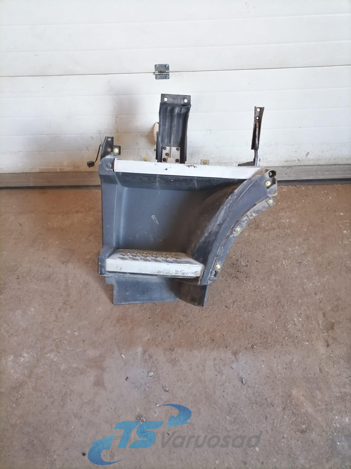 Volvo Komplektne astmelaud 82136982 - Боковая подножка для Грузовиков: фото 1 Volvo Komplektne astmelaud 82136982 - Боковая подножка для Грузовиков: фото 1