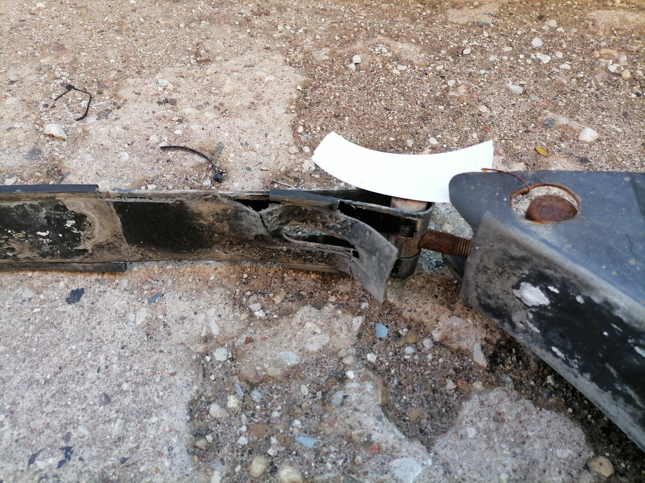 Volvo Kütusepaagi kandur, Volvo 20721537 - Топливный бак для Грузовиков: фото 3 Volvo Kütusepaagi kandur, Volvo 20721537 - Топливный бак для Грузовиков: фото 3