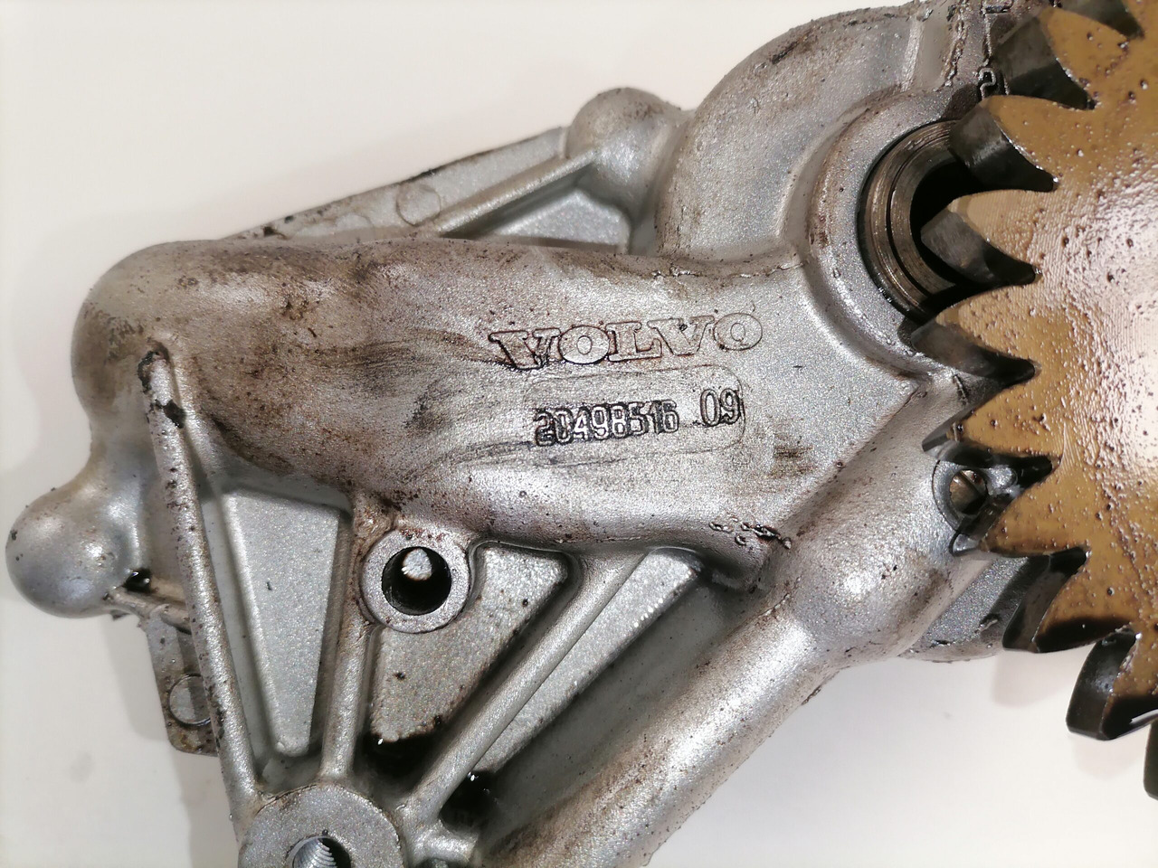 Volvo Oil pump 20498516 - Масляный насос для Грузовиков: фото 2 Volvo Oil pump 20498516 - Масляный насос для Грузовиков: фото 2