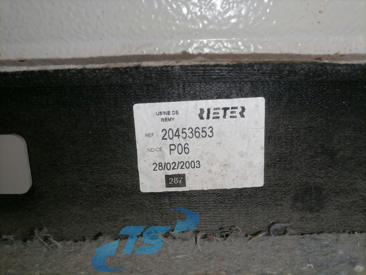 Volvo Salongi polster 20453653 - Универсальная запчасть для Грузовиков: фото 3 Volvo Salongi polster 20453653 - Универсальная запчасть для Грузовиков: фото 3