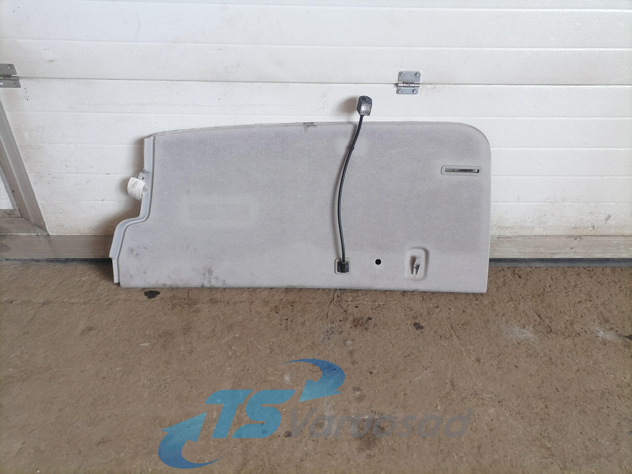 Volvo Salongi polster 20453814 - Универсальная запчасть для Грузовиков: фото 1 Volvo Salongi polster 20453814 - Универсальная запчасть для Грузовиков: фото 1