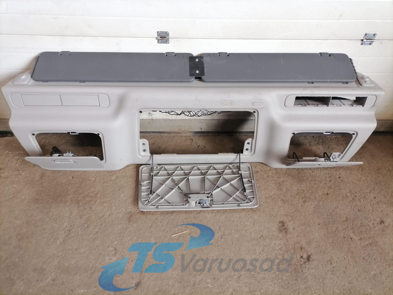 Volvo Salongi ülemine panipaik 20360719 - Универсальная запчасть для Грузовиков: фото 5 Volvo Salongi ülemine panipaik 20360719 - Универсальная запчасть для Грузовиков: фото 5