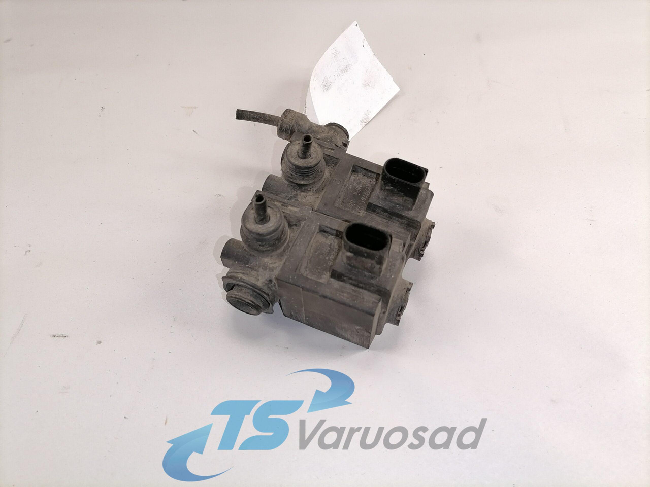 Volvo Solenoid valve 21472978 - Тормозной клапан для Грузовиков: фото 1 Volvo Solenoid valve 21472978 - Тормозной клапан для Грузовиков: фото 1