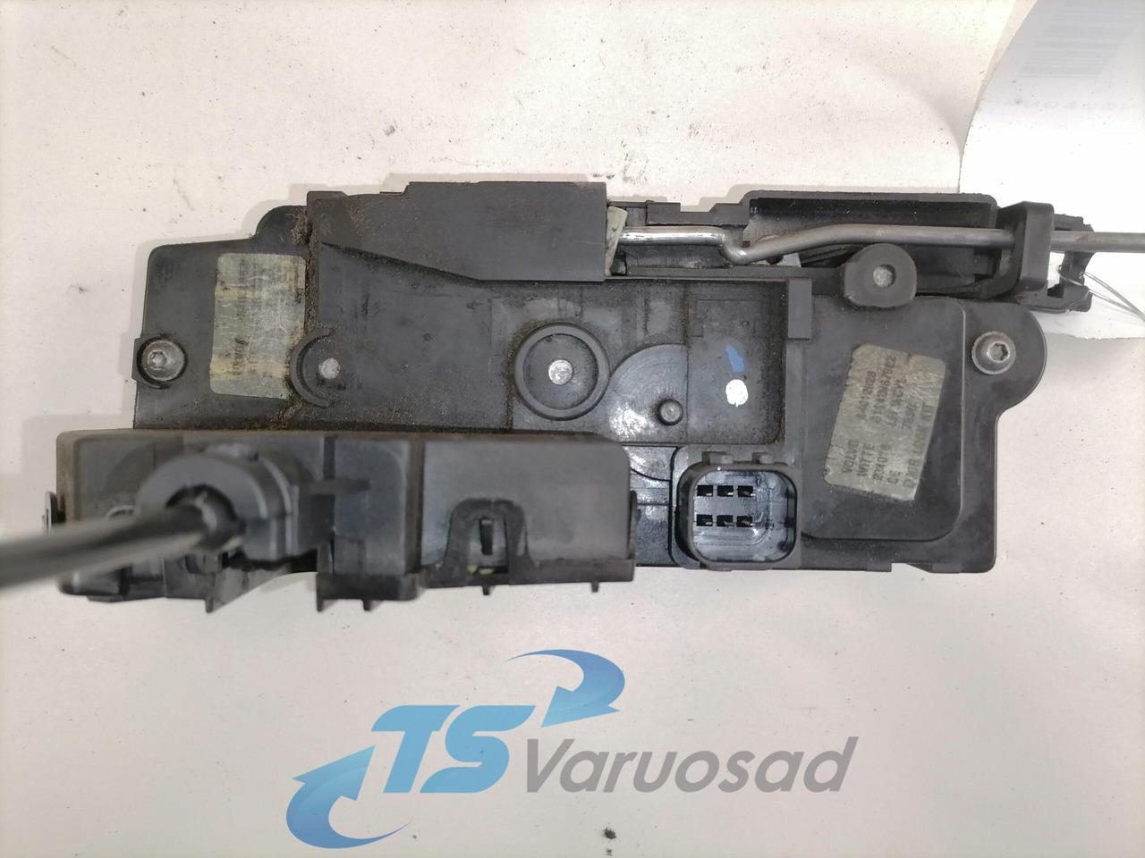Volvo Ukselukk, vasak 21884395 - Дверь и запчасти для Грузовиков: фото 2 Volvo Ukselukk, vasak 21884395 - Дверь и запчасти для Грузовиков: фото 2