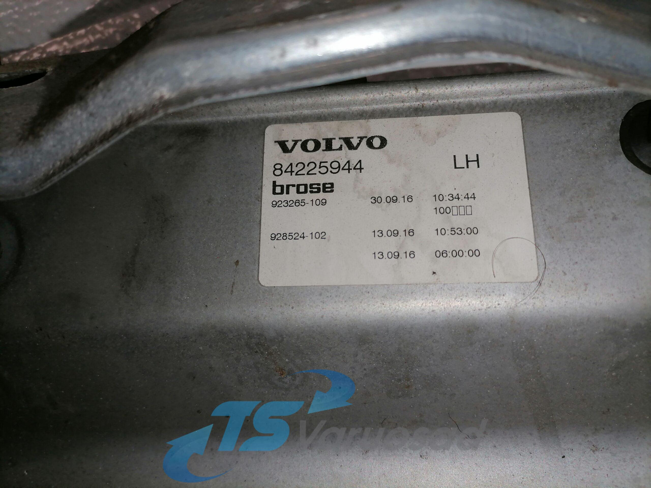 Volvo window mechanism 84225944 - Дверь и запчасти для Грузовиков: фото 3 Volvo window mechanism 84225944 - Дверь и запчасти для Грузовиков: фото 3