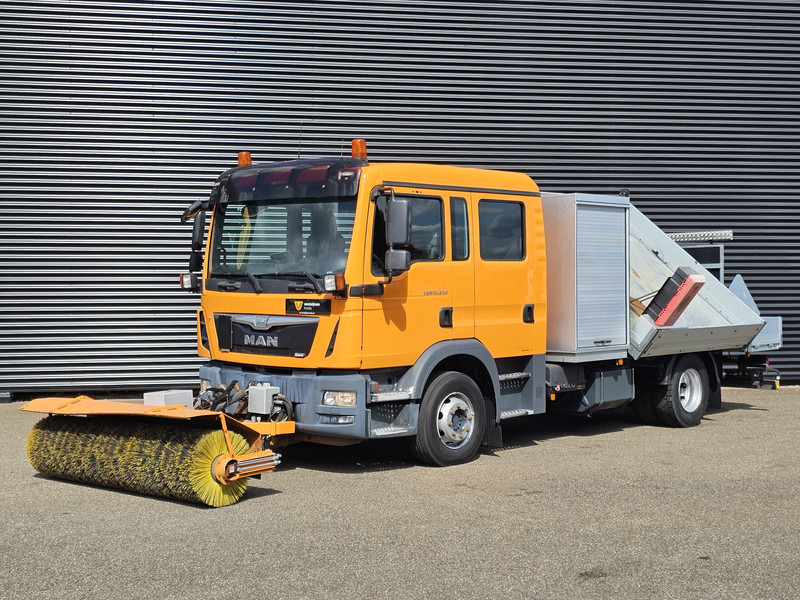 MAN TGM 15.240 BL / TIPPER / DOKA / VEEG / SWEEPER - Подметально-уборочная машина: фото 1 MAN TGM 15.240 BL / TIPPER / DOKA / VEEG / SWEEPER - Подметально-уборочная машина: фото 1