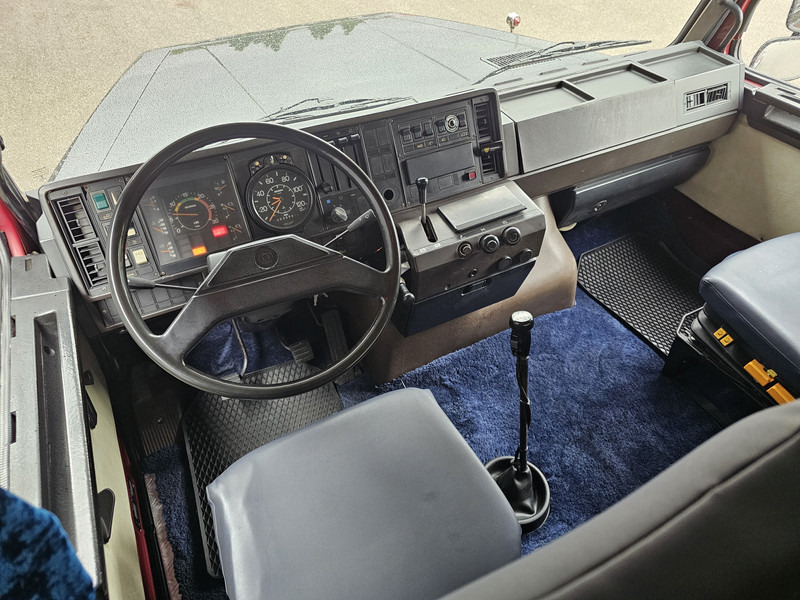 Тягач Scania T142.400 V8 / 6x2 BOOGIE / TORPEDO / HAUBER: фото 17 Тягач Scania T142.400 V8 / 6x2 BOOGIE / TORPEDO / HAUBER: фото 17