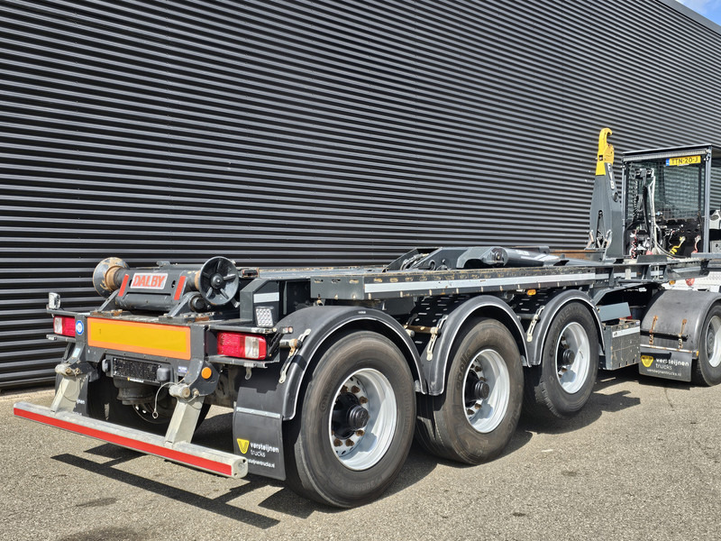 Van Bouwel 25T HOOKLIFT / ABROLKIPPER / LIFT AXLE - Полуприцеп-контейнеровоз/ Сменный кузов: фото 5 Van Bouwel 25T HOOKLIFT / ABROLKIPPER / LIFT AXLE - Полуприцеп-контейнеровоз/ Сменный кузов: фото 5