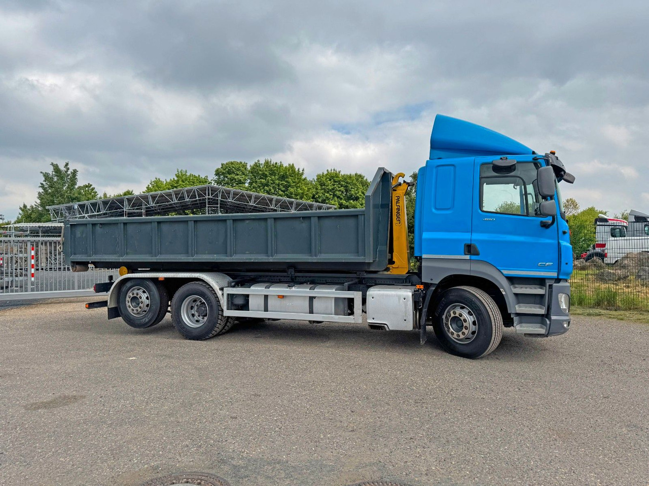 DAF CF 480 6X2 Abroller Funk 8 Stück neue Pirelli DAF CF 480 6X2 Abroller Funk 8 Stück neue Pirelli - Крюковой мультилифт: фото 1 DAF CF 480 6X2 Abroller Funk 8 Stück neue Pirelli DAF CF 480 6X2 Abroller Funk 8 Stück neue Pirelli - Крюковой мультилифт: фото 1