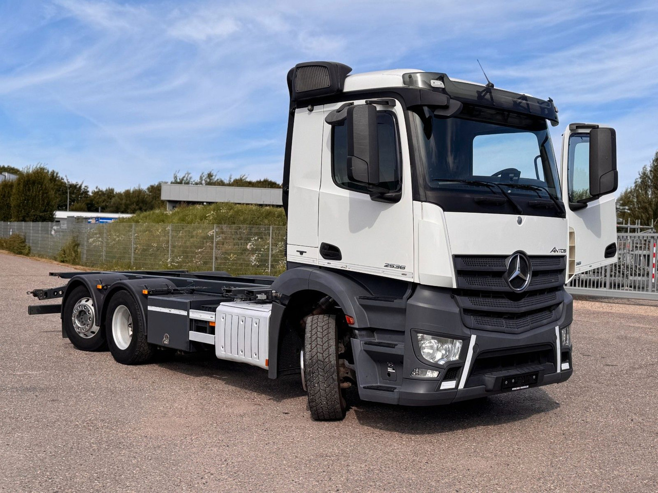 Mercedes-Benz 2536 6X2 ADR & kipphydraulik für Gastank - Грузовик-цистерна: фото 1 Mercedes-Benz 2536 6X2 ADR & kipphydraulik für Gastank - Грузовик-цистерна: фото 1