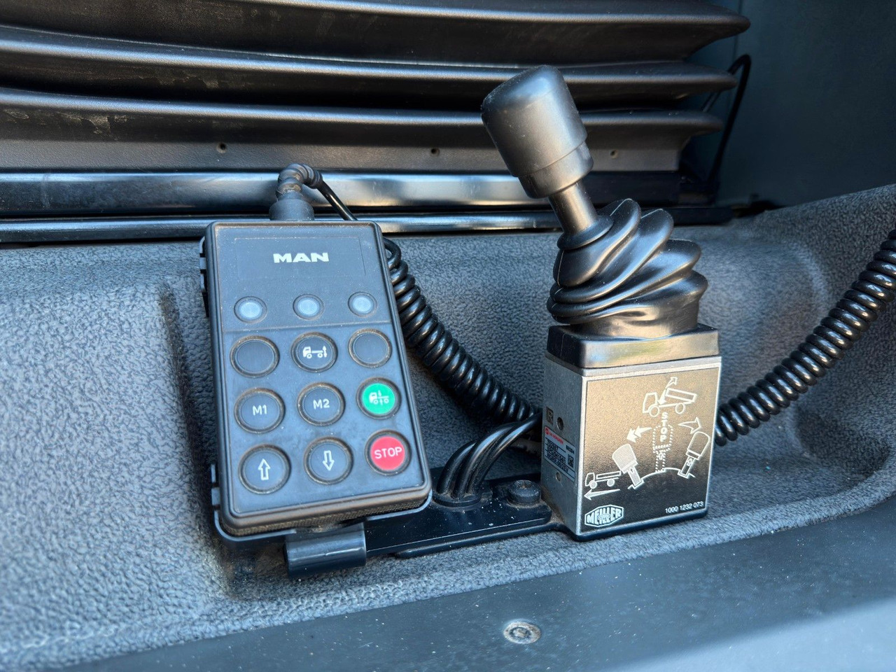 Тягач MAN 18.460 4x2 Kipphydr. | Standheiz. | Top Zustand: фото 19 Тягач MAN 18.460 4x2 Kipphydr. | Standheiz. | Top Zustand: фото 19