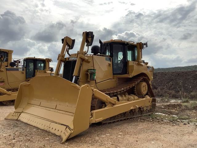 CAT D8T - Бульдозер: фото 1 CAT D8T - Бульдозер: фото 1