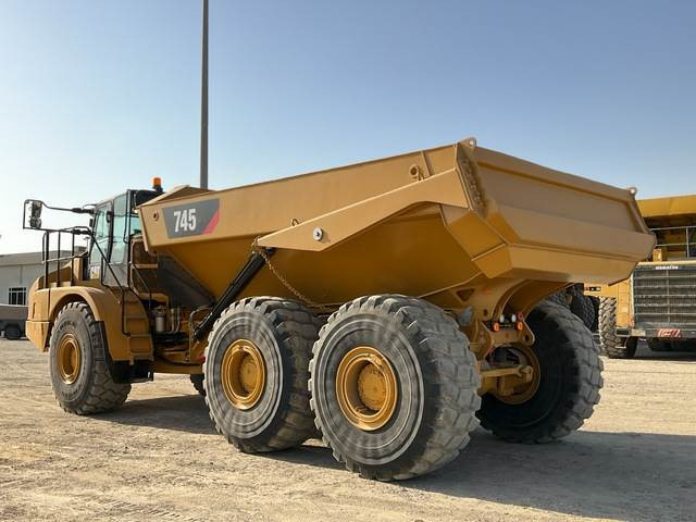 CAT 745 - Сочленённый самосвал: фото 2 CAT 745 - Сочленённый самосвал: фото 2