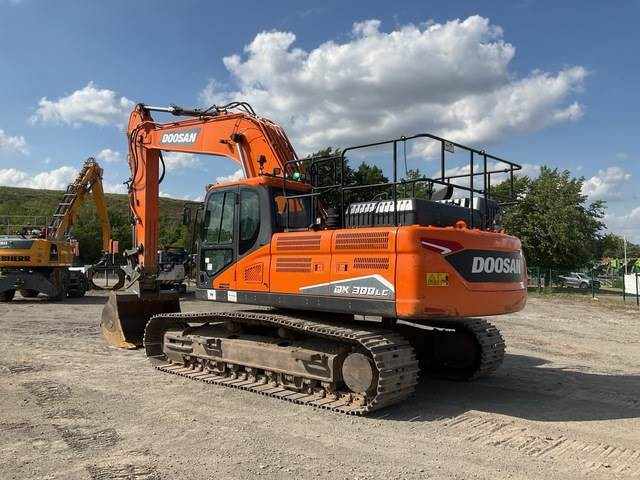 Doosan DX300LC-7 - Гусеничный экскаватор: фото 2 Doosan DX300LC-7 - Гусеничный экскаватор: фото 2