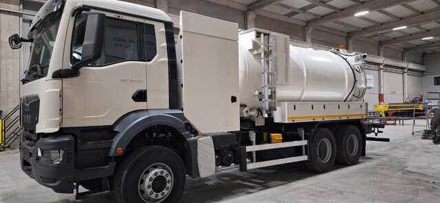 MAN TGS 33.400 Jetter - Ассенизатор: фото 1 MAN TGS 33.400 Jetter - Ассенизатор: фото 1