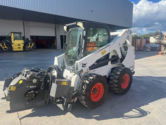 Bobcat S650 - Мини-погрузчик с бортовым поворотом: фото 1 Bobcat S650 - Мини-погрузчик с бортовым поворотом: фото 1