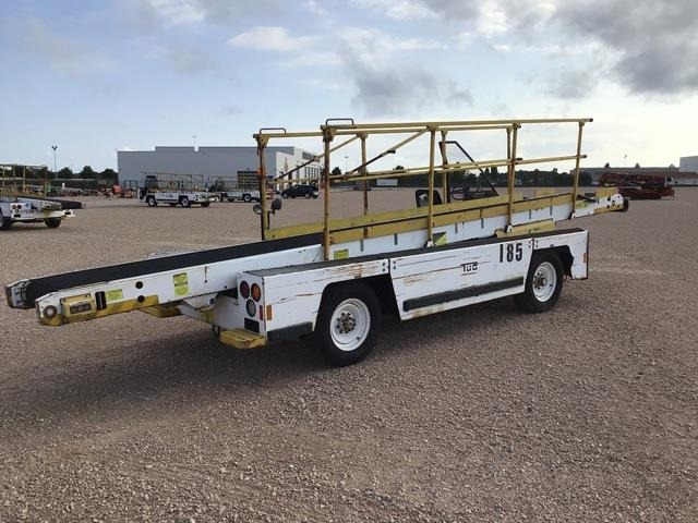 Tug T660-1 - Ленточный погрузчик багажа: фото 3 Tug T660-1 - Ленточный погрузчик багажа: фото 3