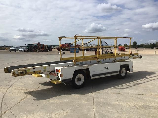 Tug T660-1 - Ленточный погрузчик багажа: фото 3 Tug T660-1 - Ленточный погрузчик багажа: фото 3