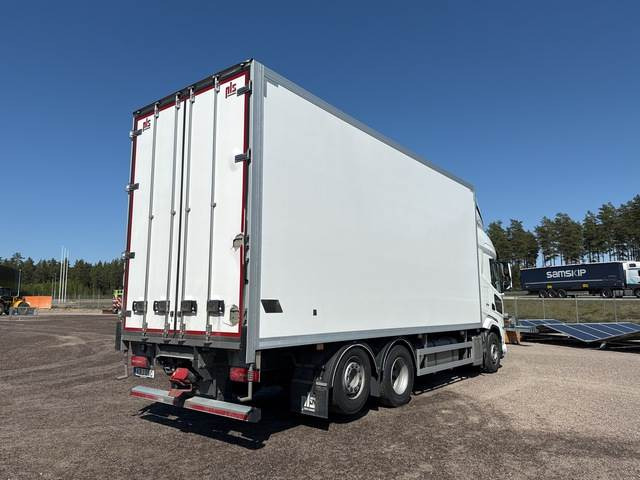 DAF XF 530 FAN - Грузовик с закрытым кузовом: фото 3 DAF XF 530 FAN - Грузовик с закрытым кузовом: фото 3