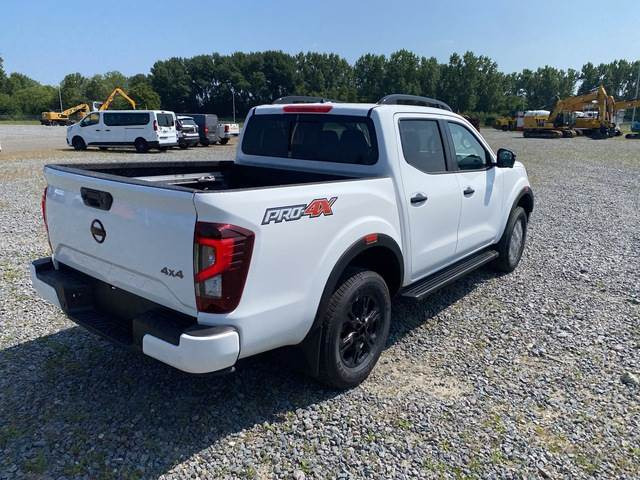 Nissan Navara - Лёгкий коммерческий автомобиль: фото 3 Nissan Navara - Лёгкий коммерческий автомобиль: фото 3