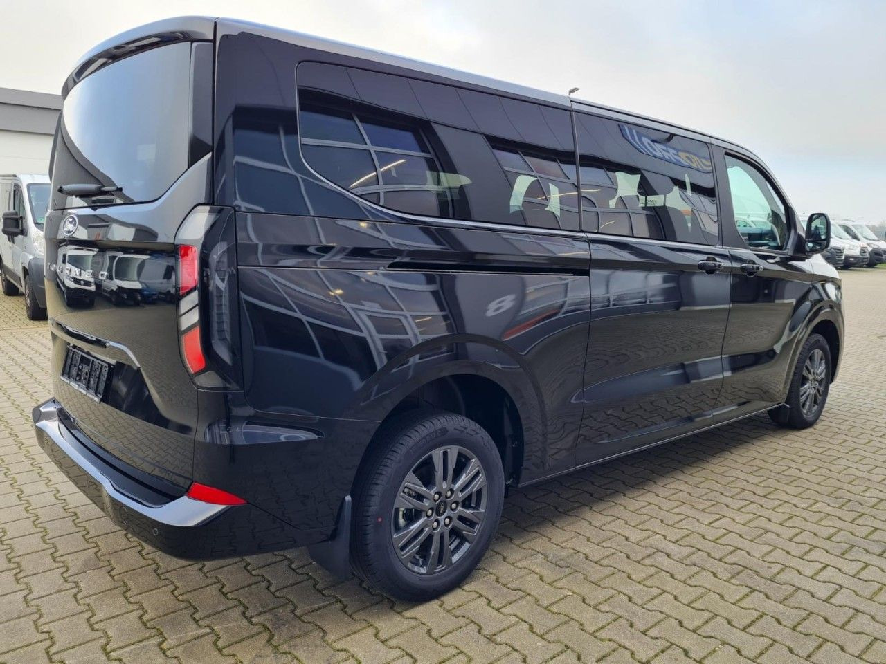 Ford Tourneo Custom 320 L2 Titanium 9 Sitze STANDHZ - Пассажирский фургон: фото 4 Ford Tourneo Custom 320 L2 Titanium 9 Sitze STANDHZ - Пассажирский фургон: фото 4