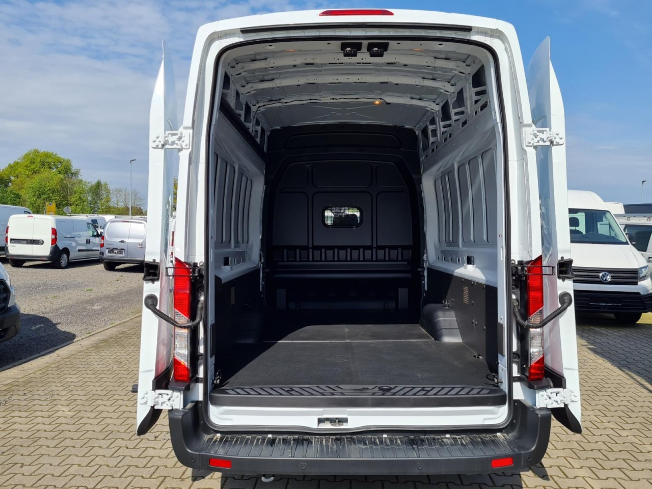 Ford Transit 350 Kasten L4H3 Doka Trend Mixto RWD - Цельнометаллический фургон, Грузопассажирский фургон: фото 5 Ford Transit 350 Kasten L4H3 Doka Trend Mixto RWD - Цельнометаллический фургон, Грузопассажирский фургон: фото 5